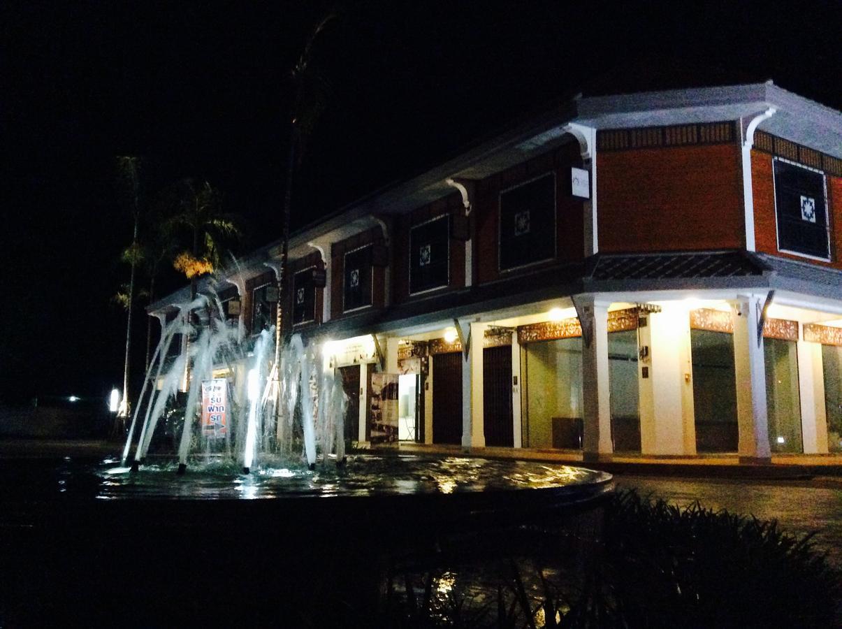 Amaretto Hostel Surat Thani Exterior foto