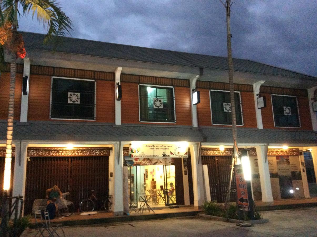 Amaretto Hostel Surat Thani Exterior foto